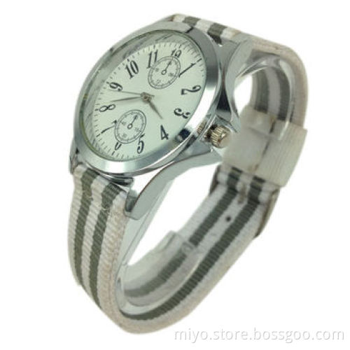 Children's Watch in Silver Case and Canvas Strap, Water-resistant Structure, Convenient, Very Useful
